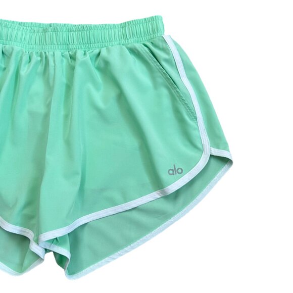 Alo Yoga Mint Green Athletic Shorts White Trim Size S Excellent Condition - Picture 3 of 9